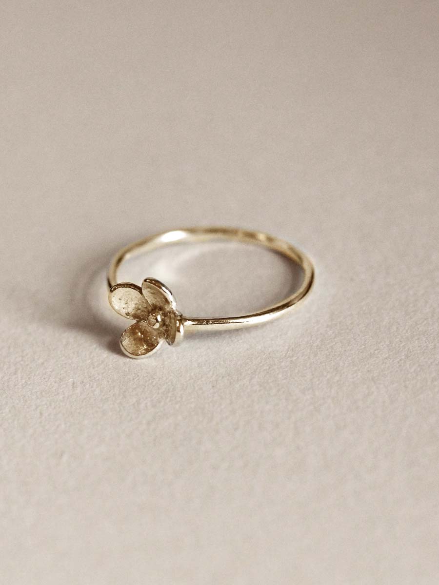 Alternative view of Lily Big - Gold