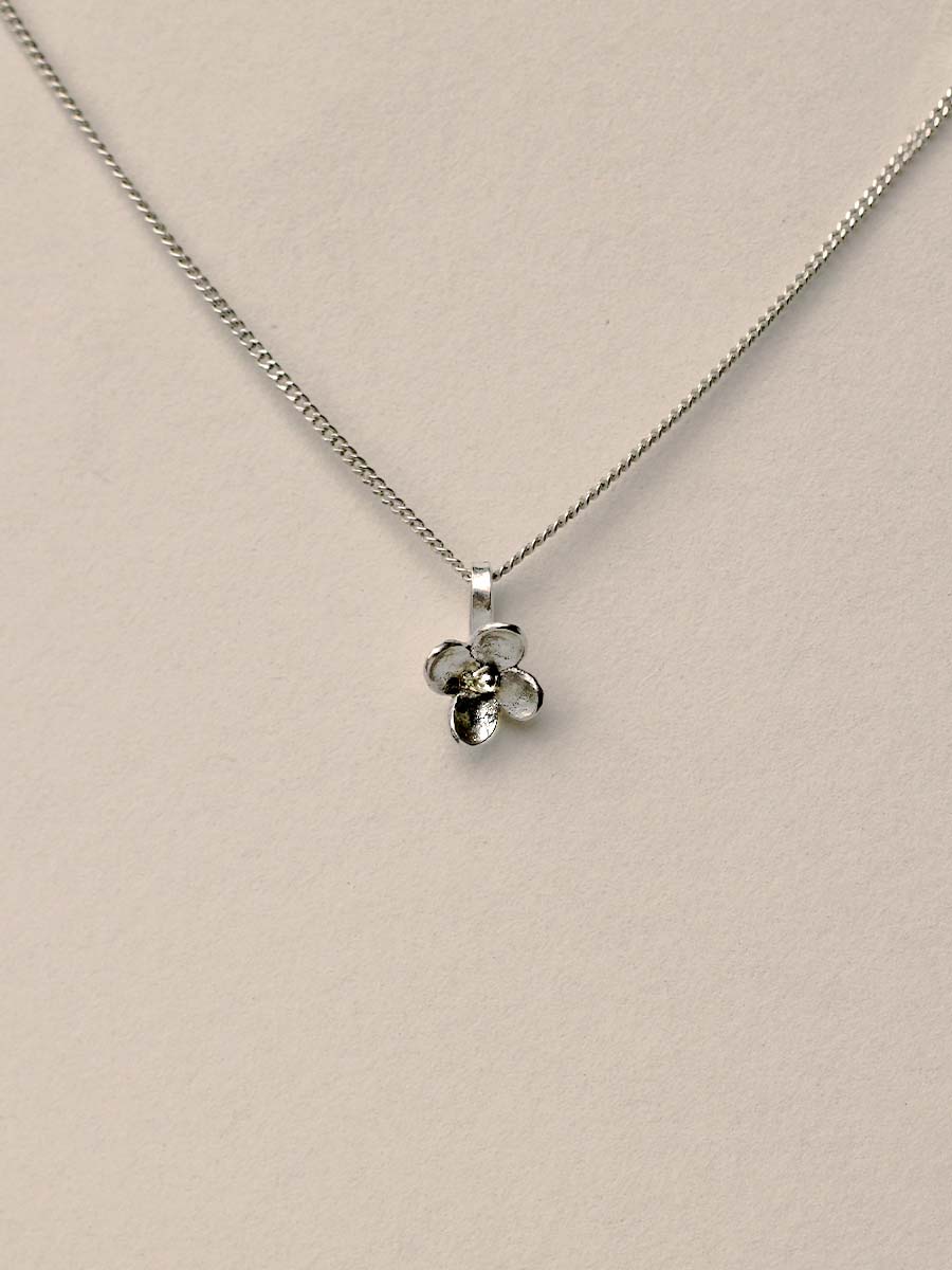 Alternative view of Lily Necklace - Silver