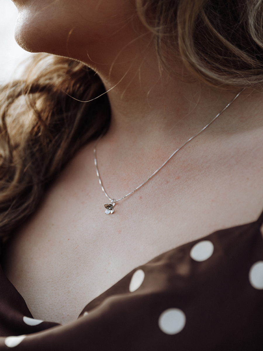 Lily Necklace - Silver