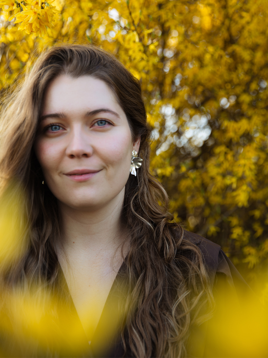 Alternative view of Poppy - Silver